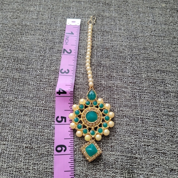 Indian bridal pearl and green set - Picture 4 of 7